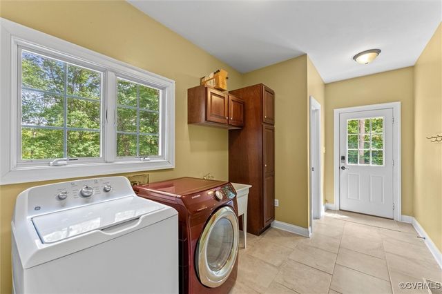 6189 Fire Ln, Mechanicsville, VA 23116