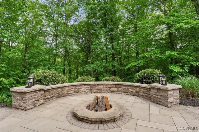 6189 Fire Ln, Mechanicsville, VA 23116