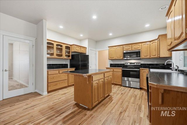 3036 S Grimes Creek Ave, Meridian, ID 83642