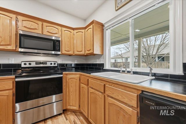 3036 S Grimes Creek Ave, Meridian, ID 83642