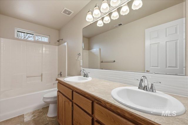 3036 S Grimes Creek Ave, Meridian, ID 83642