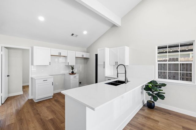 5213 Shirley Street, Baytown, TX 77521