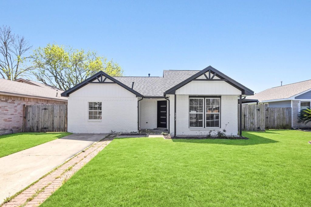 5213 Shirley Street, Baytown, TX 77521