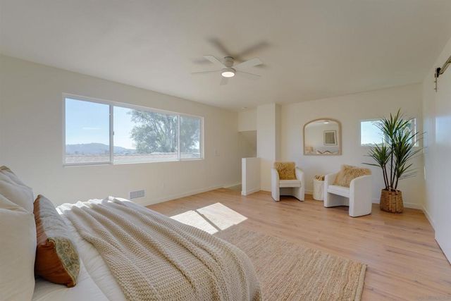 5360 Cole St, San Diego, CA 92117