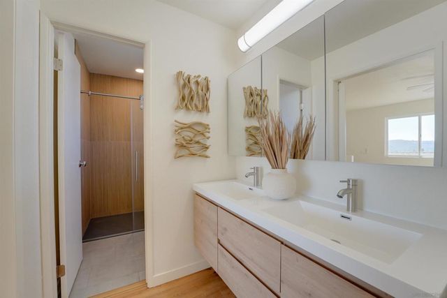 5360 Cole St, San Diego, CA 92117