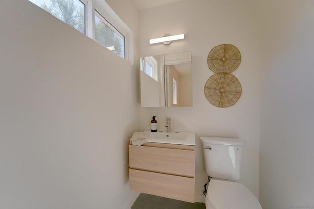 5360 Cole St, San Diego, CA 92117