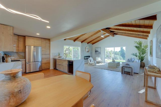 5360 Cole St, San Diego, CA 92117