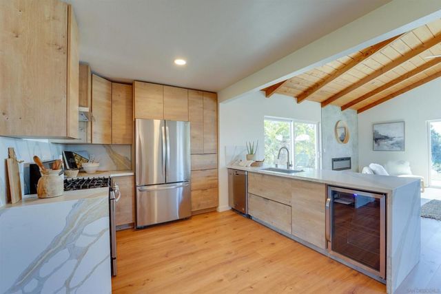 5360 Cole St, San Diego, CA 92117
