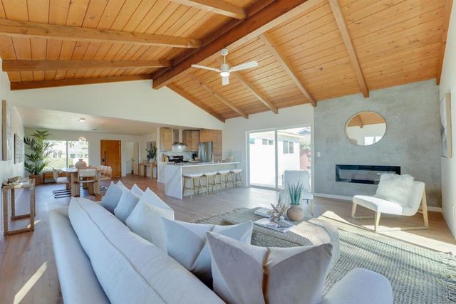 5360 Cole St, San Diego, CA 92117