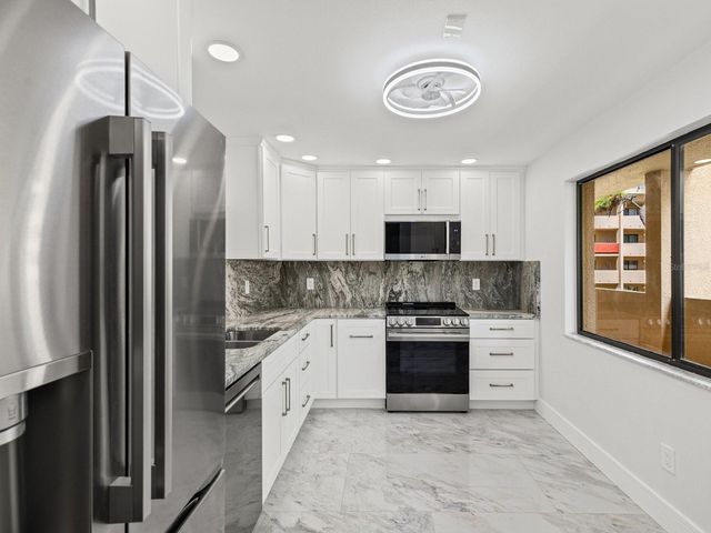 3076 EASTLAND BOULEVARD 203, Clearwater, FL 33761