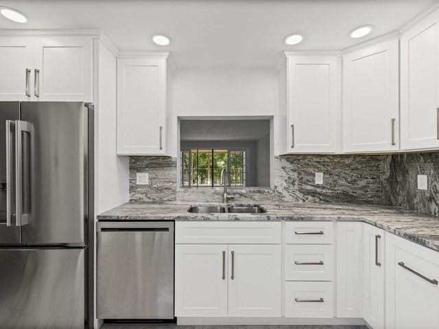 3076 EASTLAND BOULEVARD 203, Clearwater, FL 33761