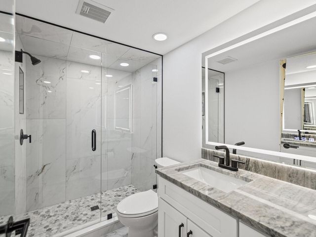 3076 EASTLAND BOULEVARD 203, Clearwater, FL 33761