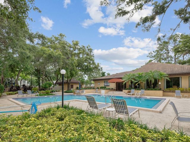 3076 EASTLAND BOULEVARD 203, Clearwater, FL 33761