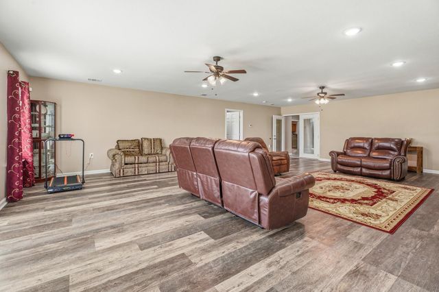 7803 Prairie Street, Hitchcock, TX 77563