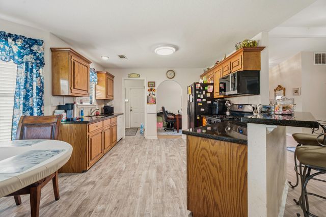 7803 Prairie Street, Hitchcock, TX 77563