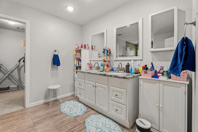 7803 Prairie Street, Hitchcock, TX 77563