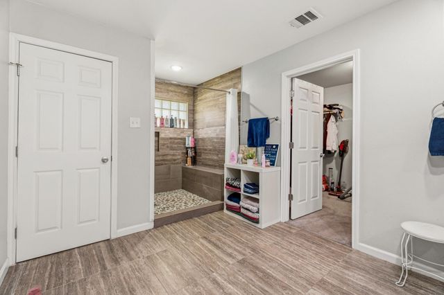 7803 Prairie Street, Hitchcock, TX 77563