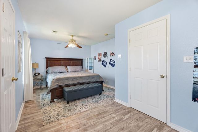 7803 Prairie Street, Hitchcock, TX 77563