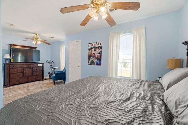 7803 Prairie Street, Hitchcock, TX 77563