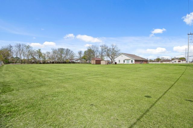 7803 Prairie Street, Hitchcock, TX 77563