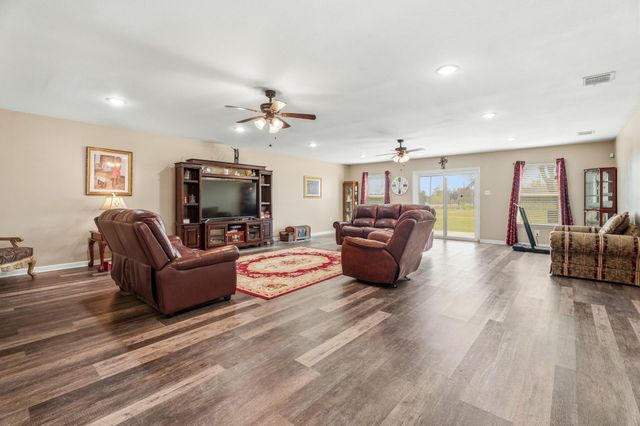 7803 Prairie Street, Hitchcock, TX 77563