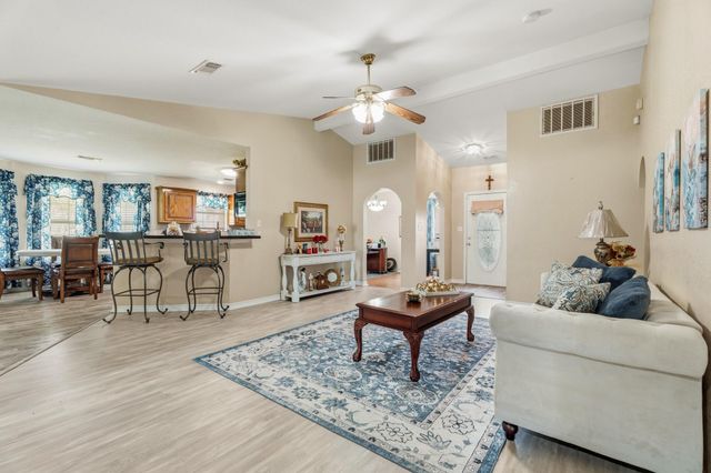 7803 Prairie Street, Hitchcock, TX 77563