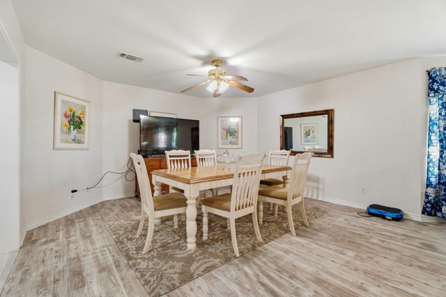 7803 Prairie Street, Hitchcock, TX 77563