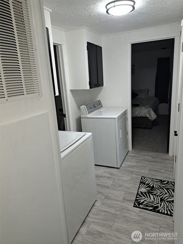 251 N Mt. Washington Drive, Hoodsport, WA 98548