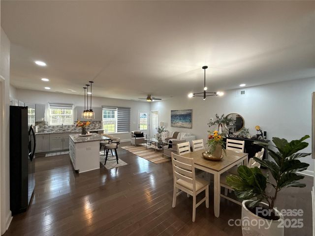 5120 Lakeview Road, Charlotte, NC 28216