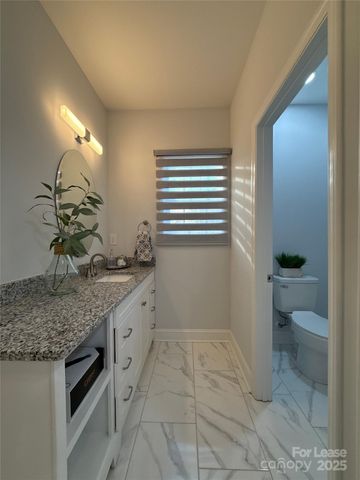 5120 Lakeview Road, Charlotte, NC 28216