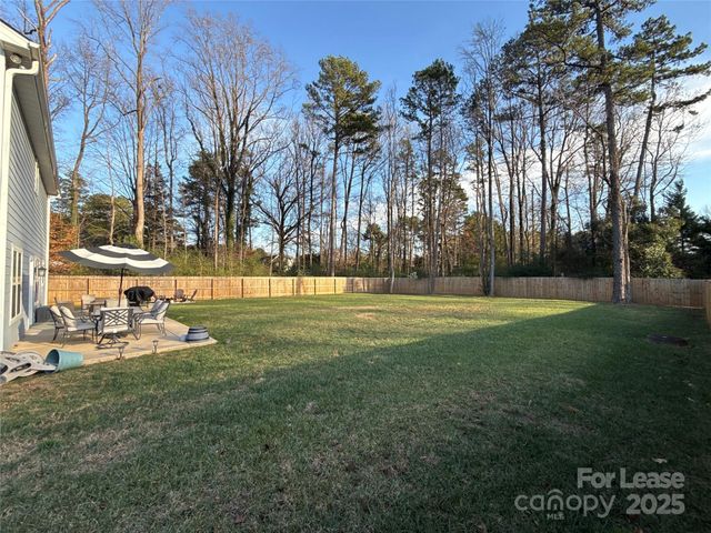 5120 Lakeview Road, Charlotte, NC 28216