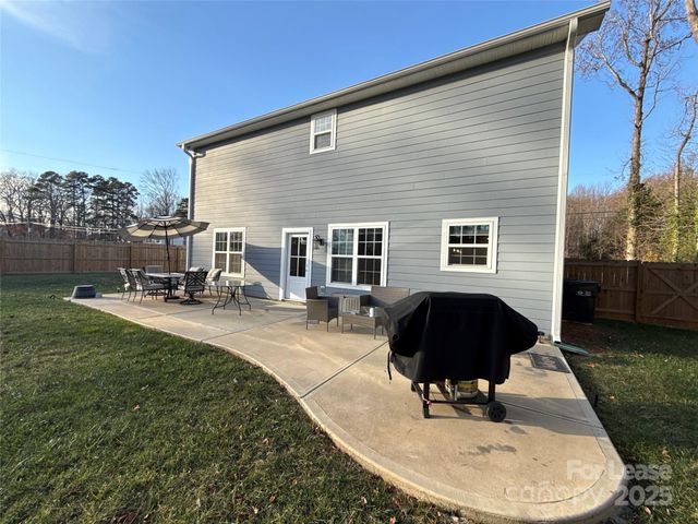 5120 Lakeview Road, Charlotte, NC 28216