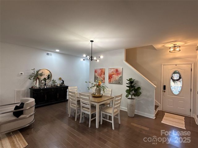 5120 Lakeview Road, Charlotte, NC 28216