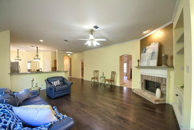 2527 Somerall, San Antonio, TX 78248