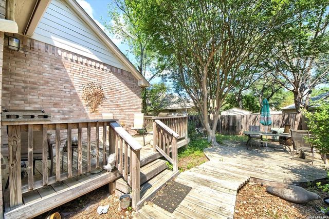 2527 Somerall, San Antonio, TX 78248