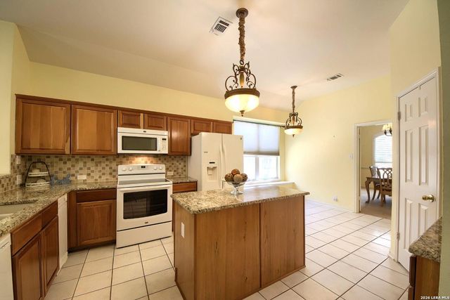 2527 Somerall, San Antonio, TX 78248