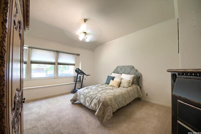 2527 Somerall, San Antonio, TX 78248