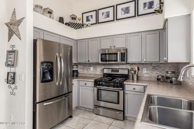 60196 E Crestview Court, Tucson, AZ 85739