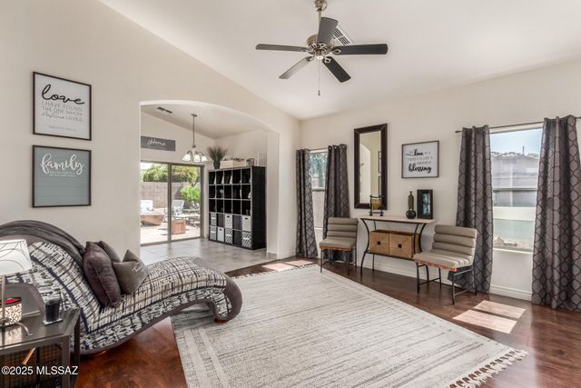 60196 E Crestview Court, Tucson, AZ 85739