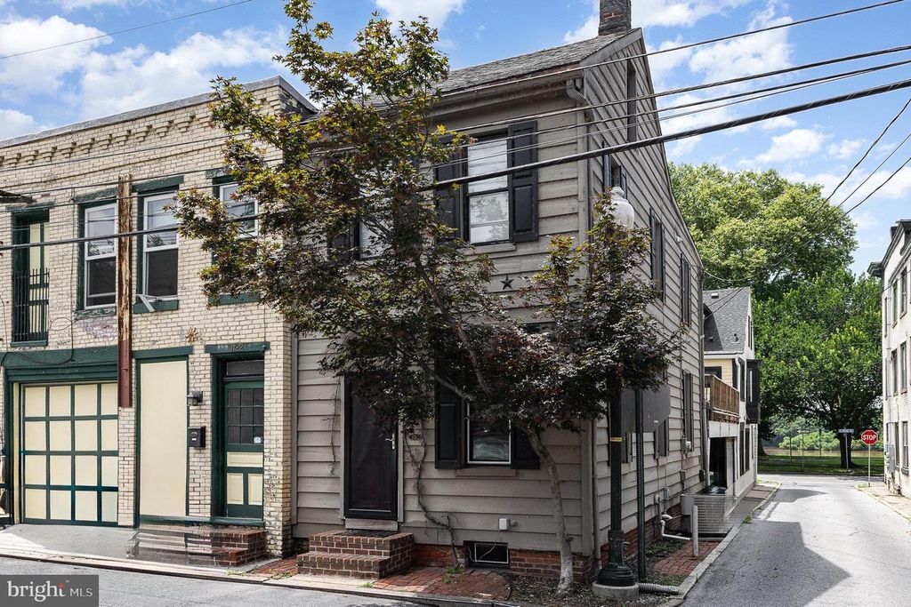 1124 BARTINE ST, Harrisburg, PA 17102