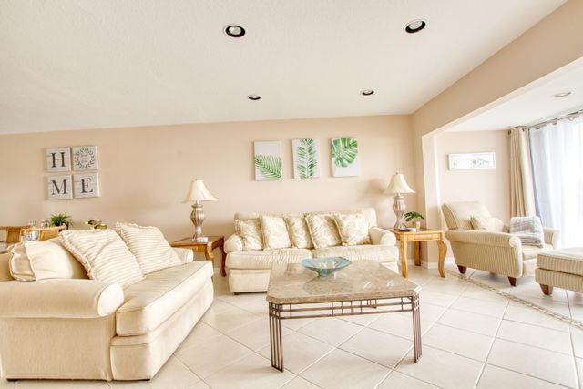 4272 D Este Court 305, Lake Worth, FL 33467