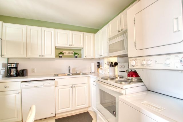 4272 D Este Court 305, Lake Worth, FL 33467