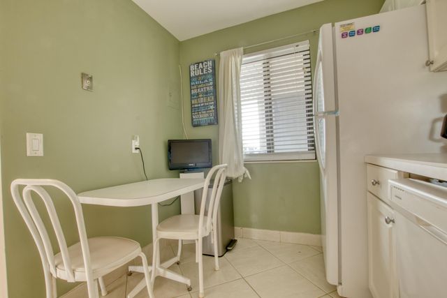 4272 D Este Court 305, Lake Worth, FL 33467