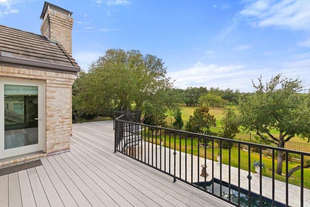 17 Hedgebrook WAY, The Hills, TX 78738