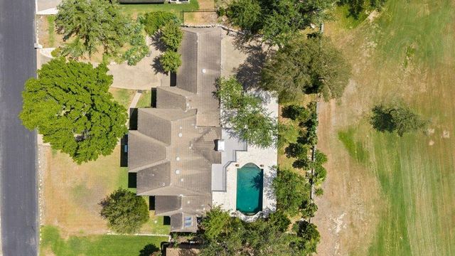 17 Hedgebrook WAY, The Hills, TX 78738