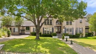 17 Hedgebrook WAY, The Hills, TX 78738