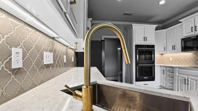 77 Cypress Creek Dr, Cabot, AR 72023