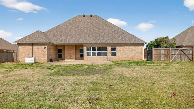 77 Cypress Creek Dr, Cabot, AR 72023