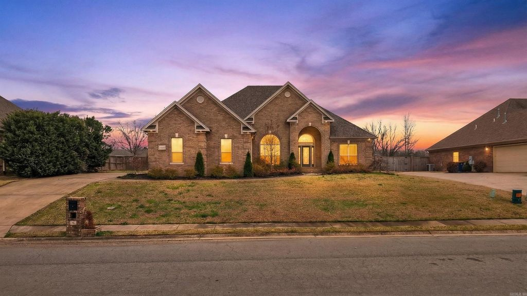 77 Cypress Creek Dr, Cabot, AR 72023