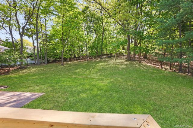 1 Edsam Road, Valley Cottage, NY 10989